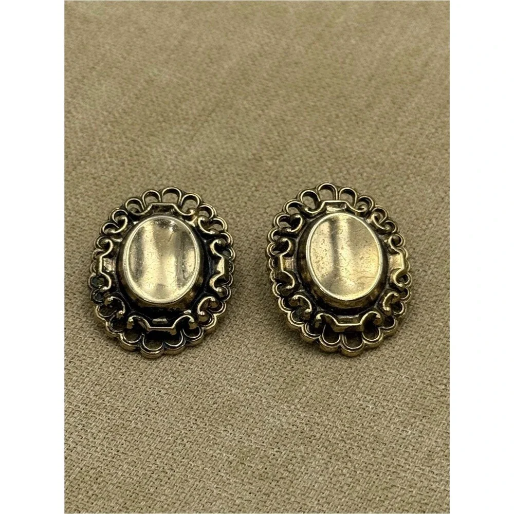 Unbranded elegant gold